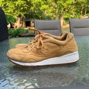 Vintage saucony shoes